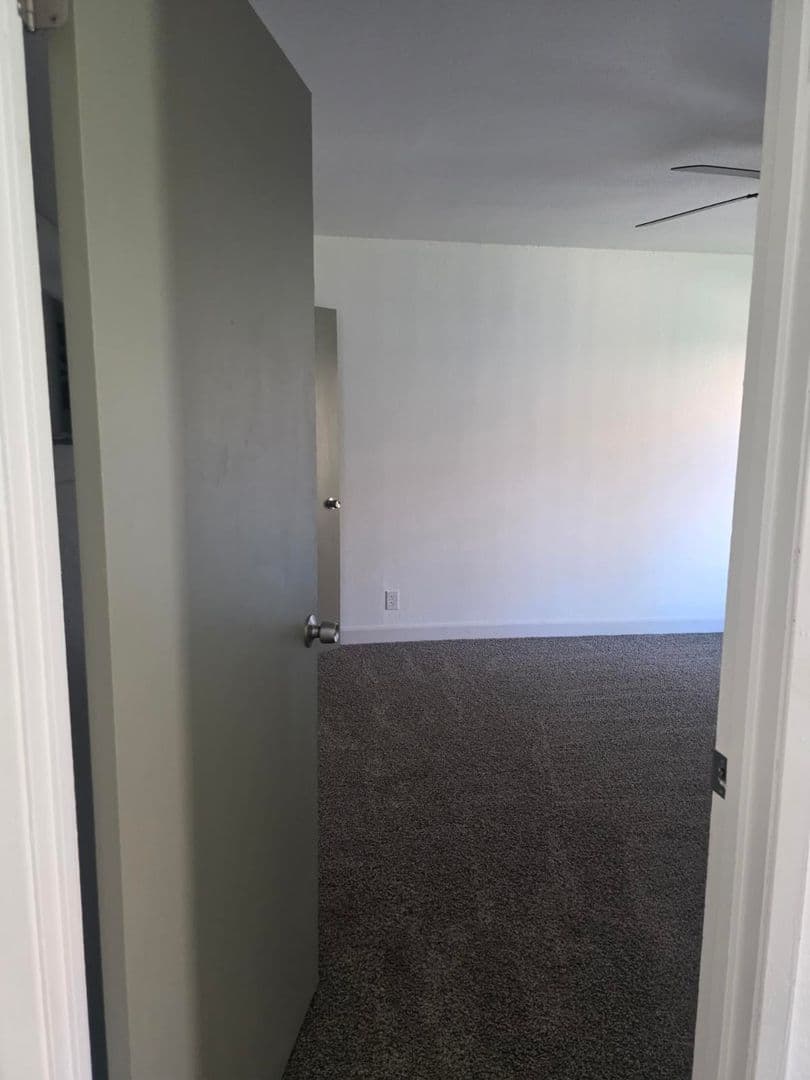 FRESNO Apartment: 2910-20 E. Huntington