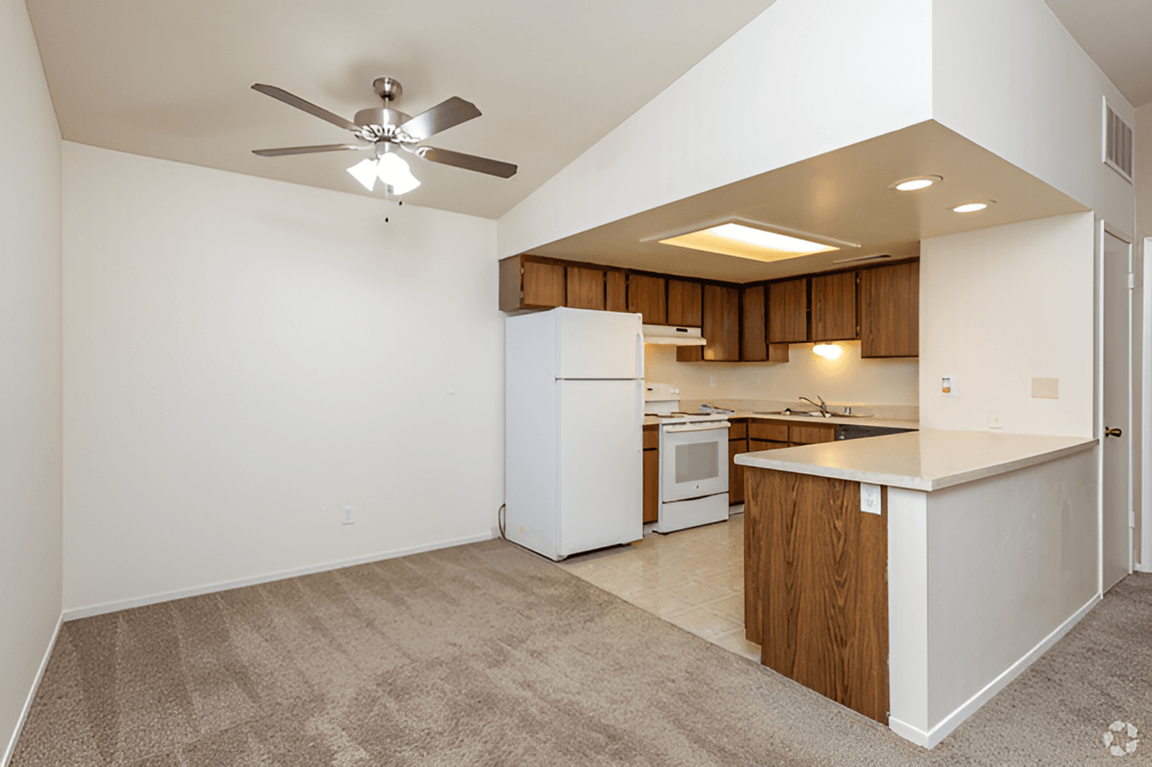 FRESNO Apartment: 4144 N VALENTINE AVE