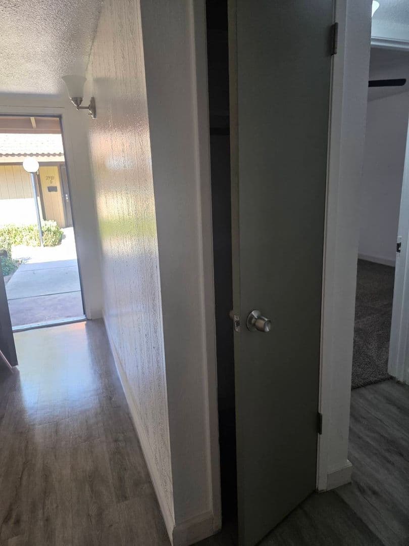 FRESNO Apartment: 2910-20 E. Huntington