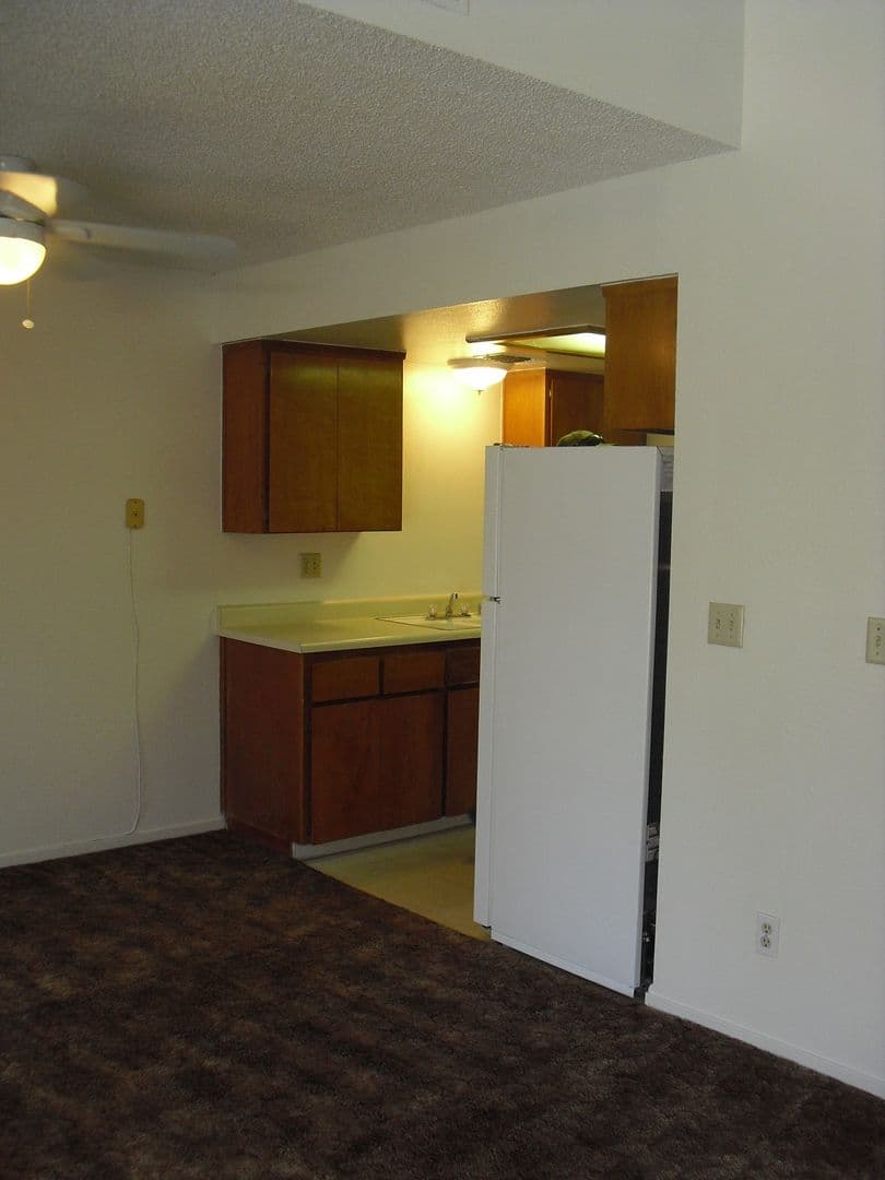 FRESNO Apartment: 4702 E. ALAMOS