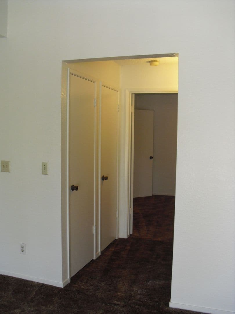 FRESNO Apartment: 4702 E. ALAMOS