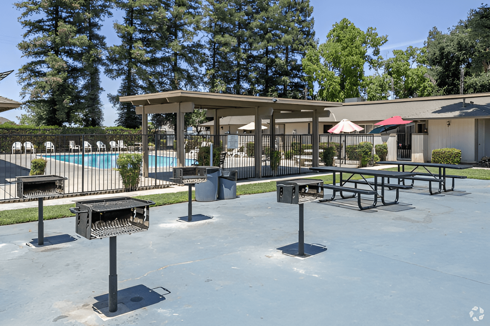FRESNO Apartment: 4144 N VALENTINE AVE