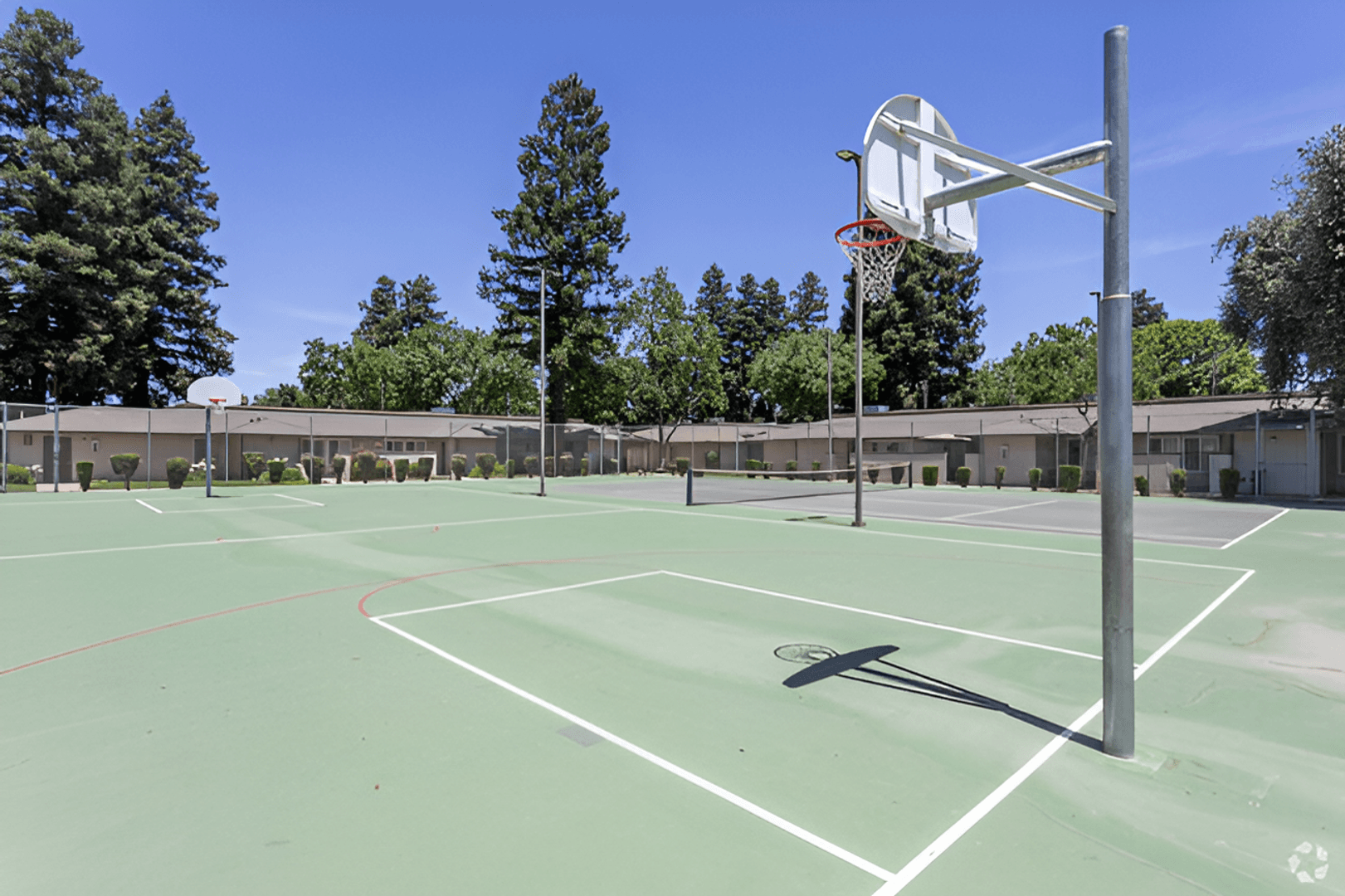 FRESNO Apartment: 4144 N VALENTINE AVE