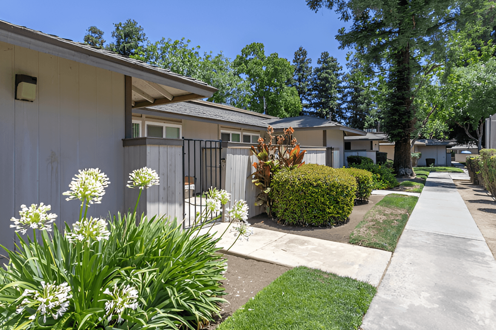 FRESNO Apartment: 4144 N VALENTINE AVE