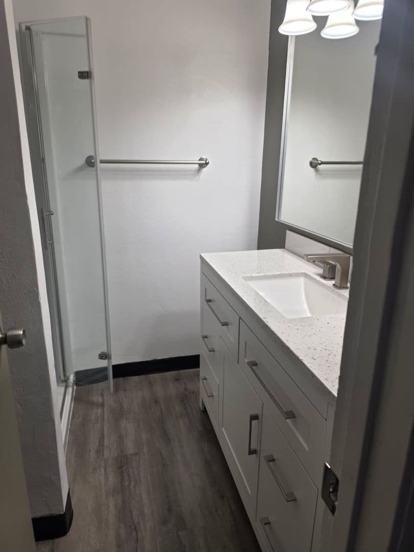 FRESNO Apartment: 2910-20 E. Huntington