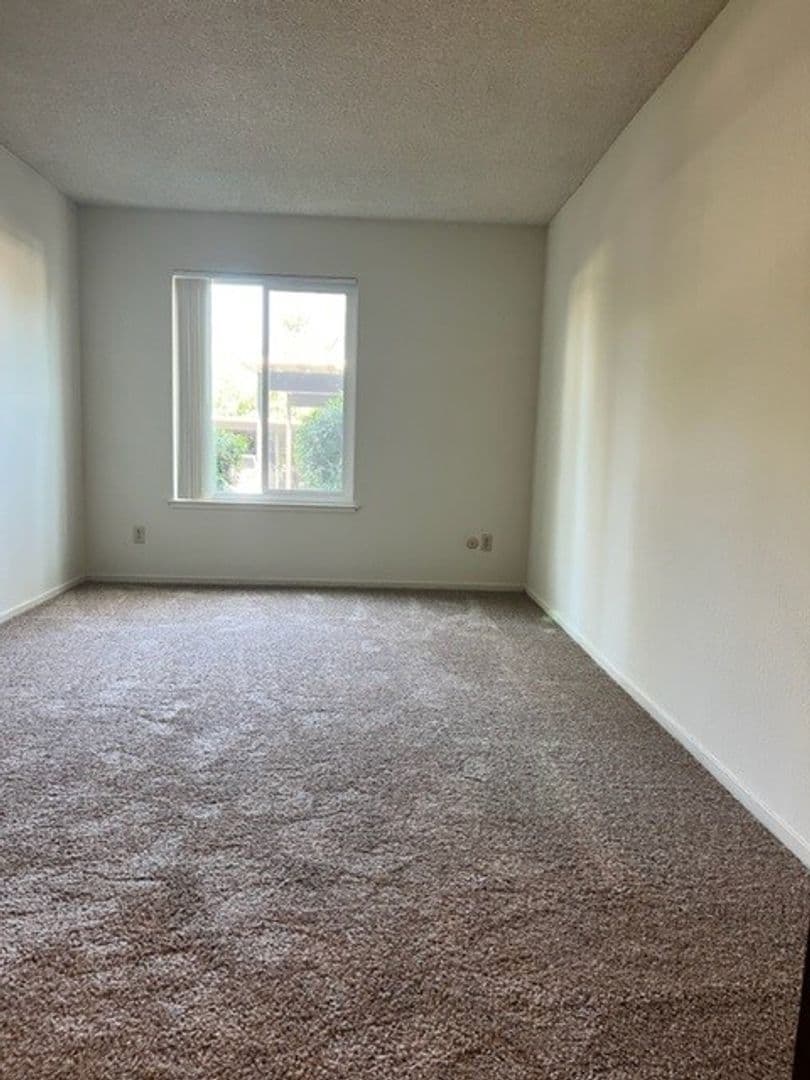 FRESNO Apartment: 5739 N CEDAR AVE, APT 125