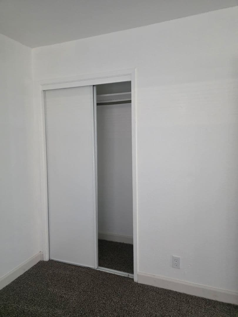 FRESNO Apartment: 2910-20 E. Huntington
