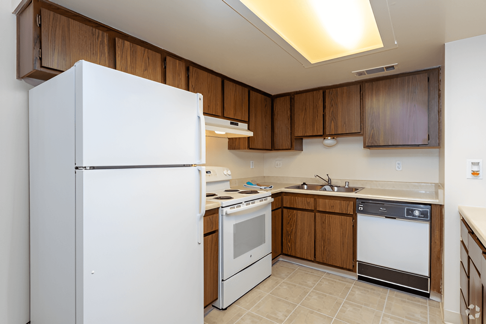 FRESNO Apartment: 4144 N VALENTINE AVE