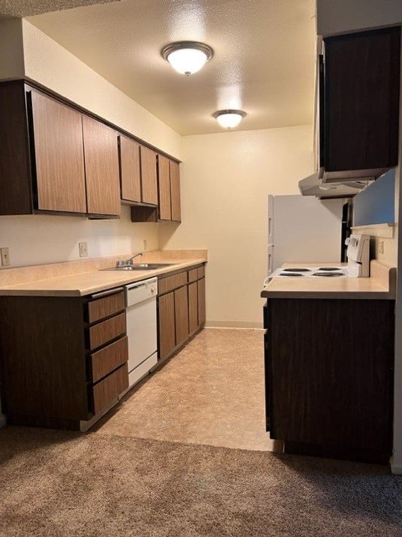 FRESNO Apartment: 5739 N CEDAR AVE, APT 125