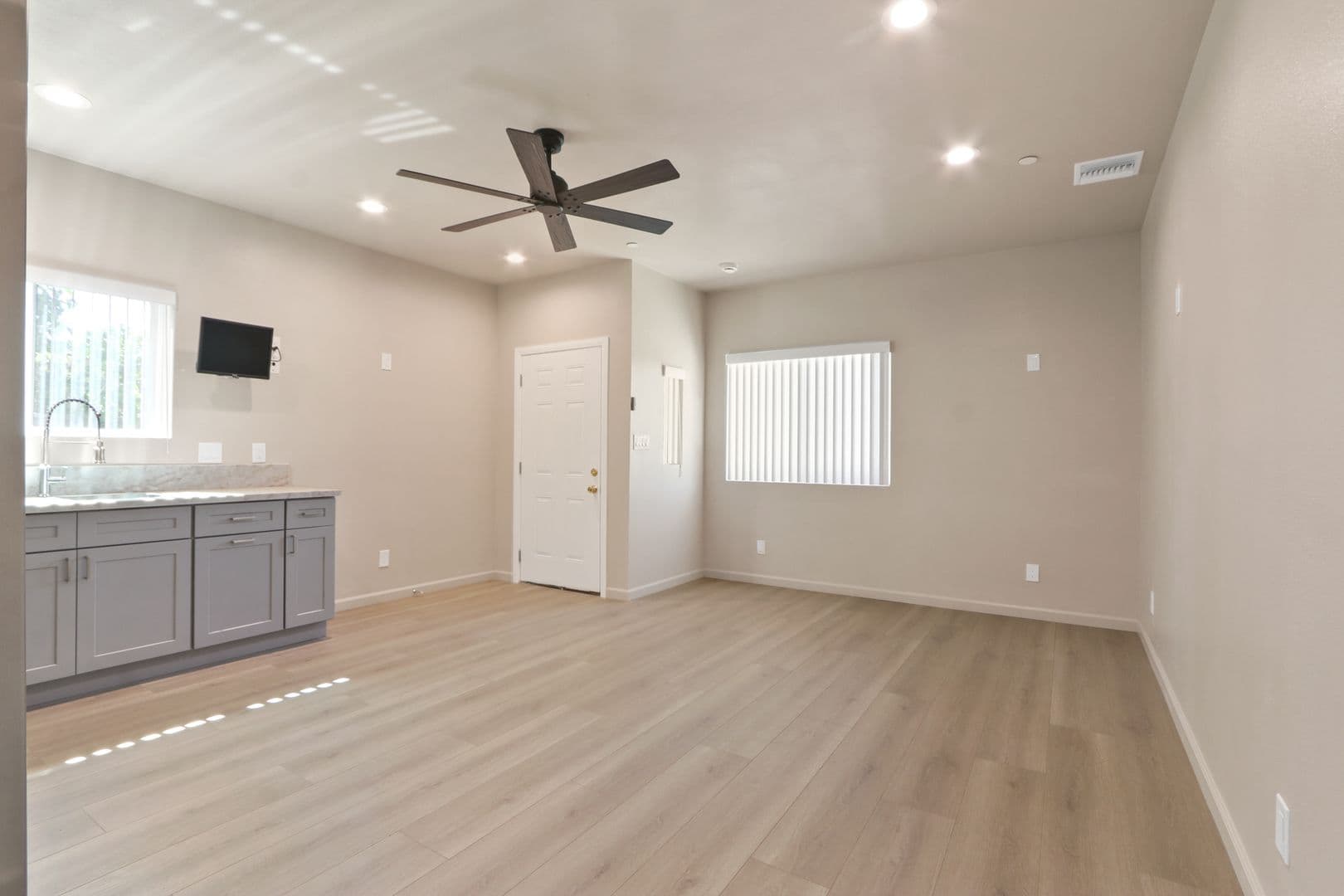 Whittier Apartment: 10838 Carmenita Road