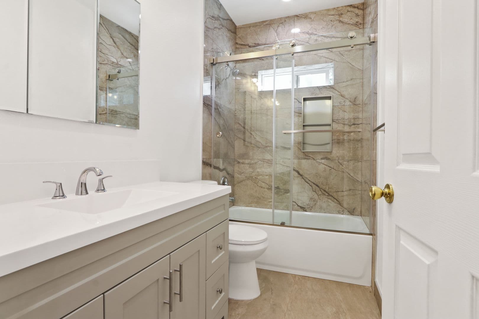 Whittier Apartment: 10838 Carmenita Road