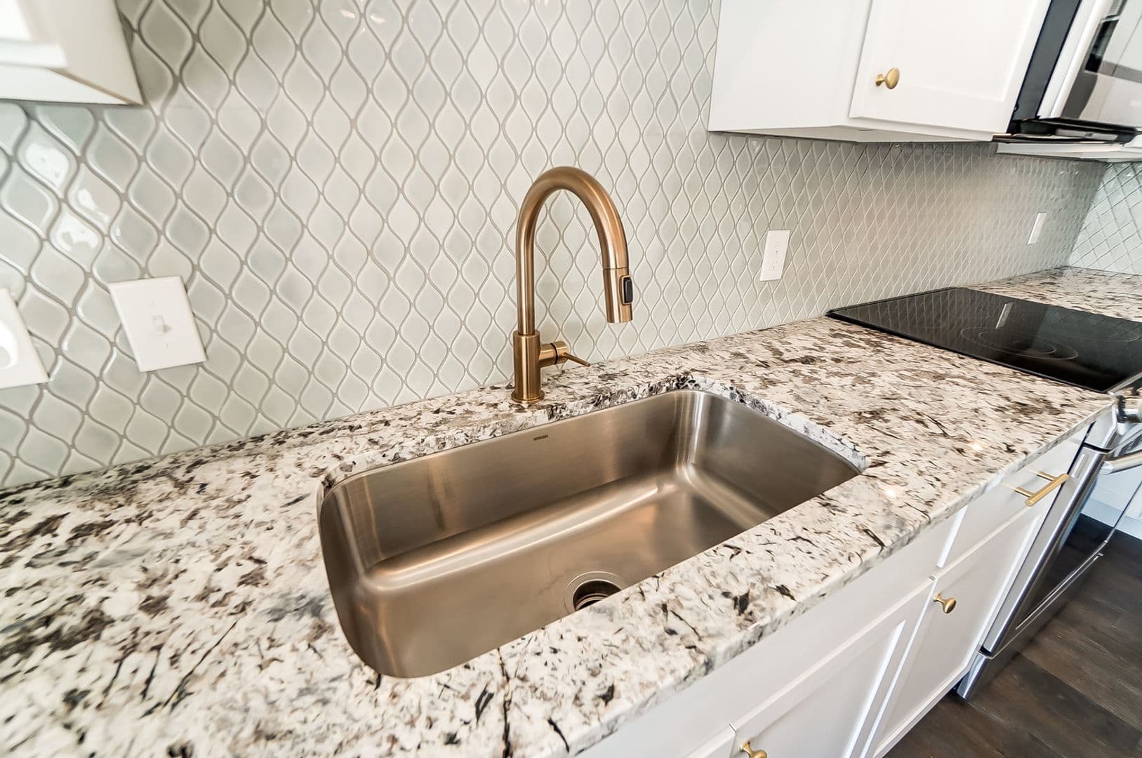 Columbus Apartment: 1079 N. High St.