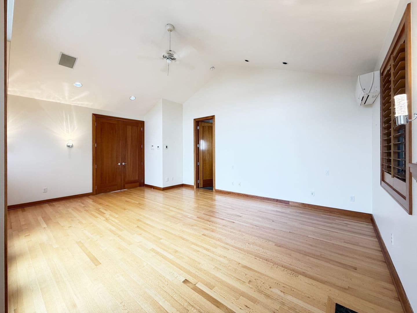Mercer Island House: 7275 N Mercer Way