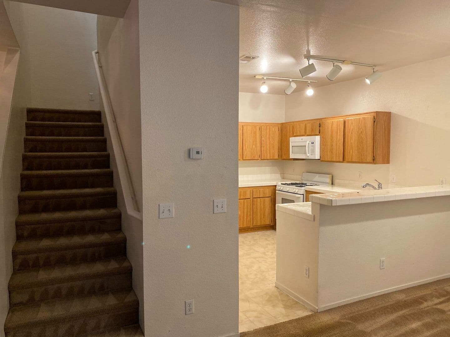 Henderson House: 251 S. Green Valley Pkwy #1012