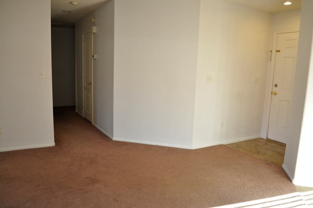Henderson House: 452 Groft Way