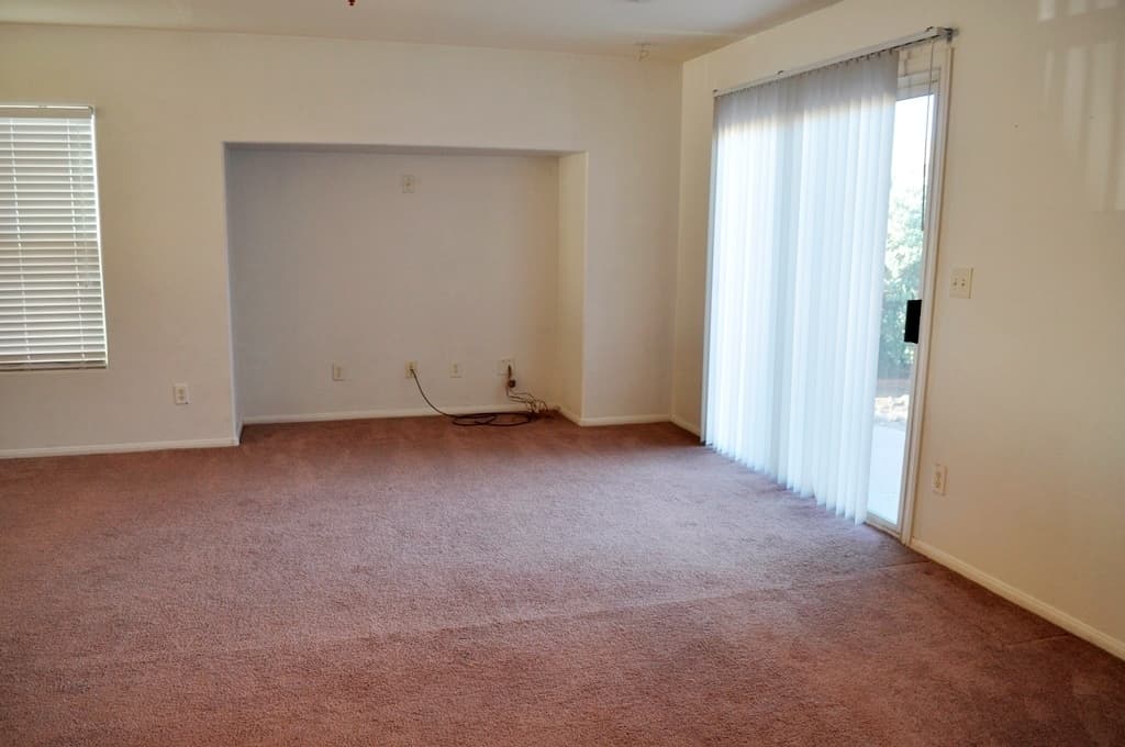 Henderson House: 452 Groft Way