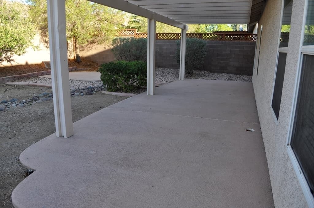 Henderson House: 452 Groft Way