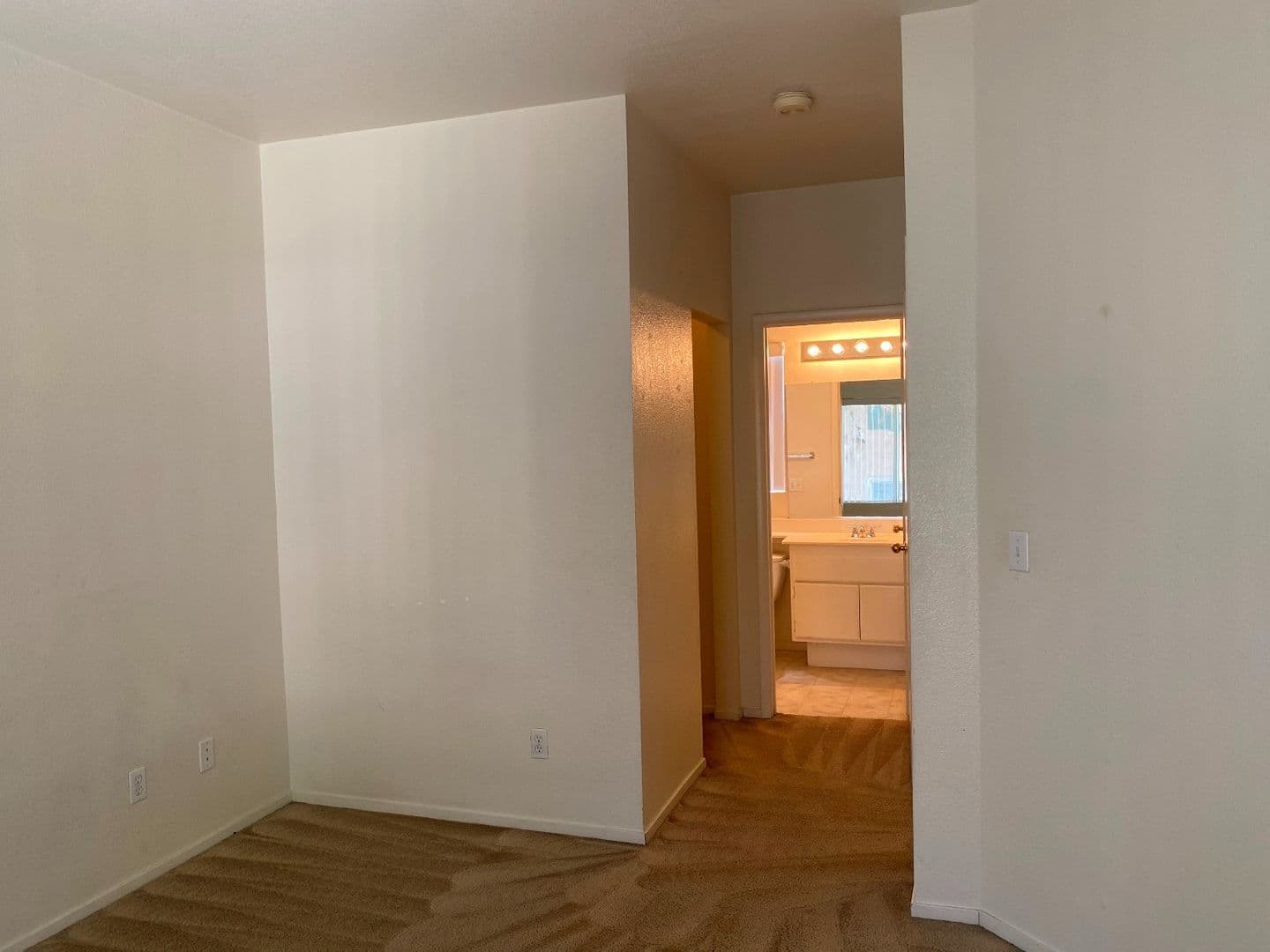 Henderson House: 251 S. Green Valley Pkwy #1012