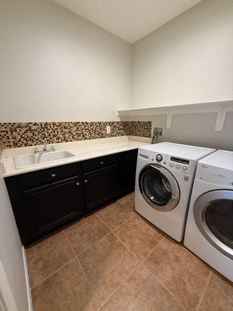 Las Vegas House: 7621 Port Orchard Ave.