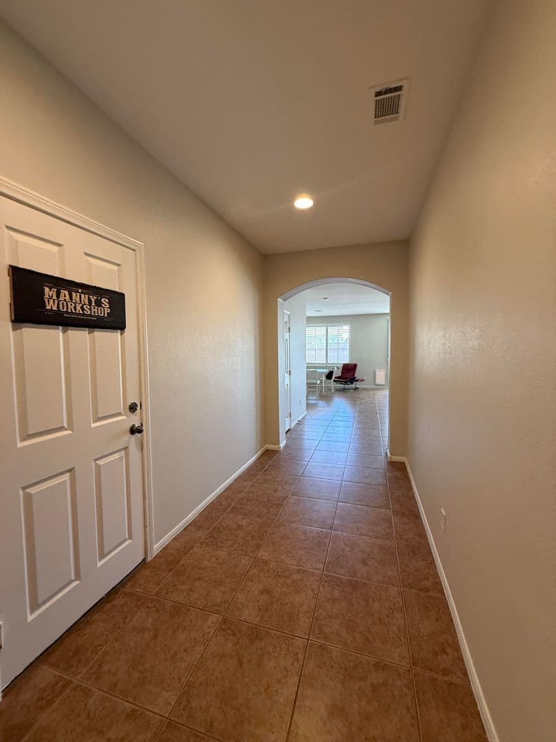 Las Vegas House: 7621 Port Orchard Ave.