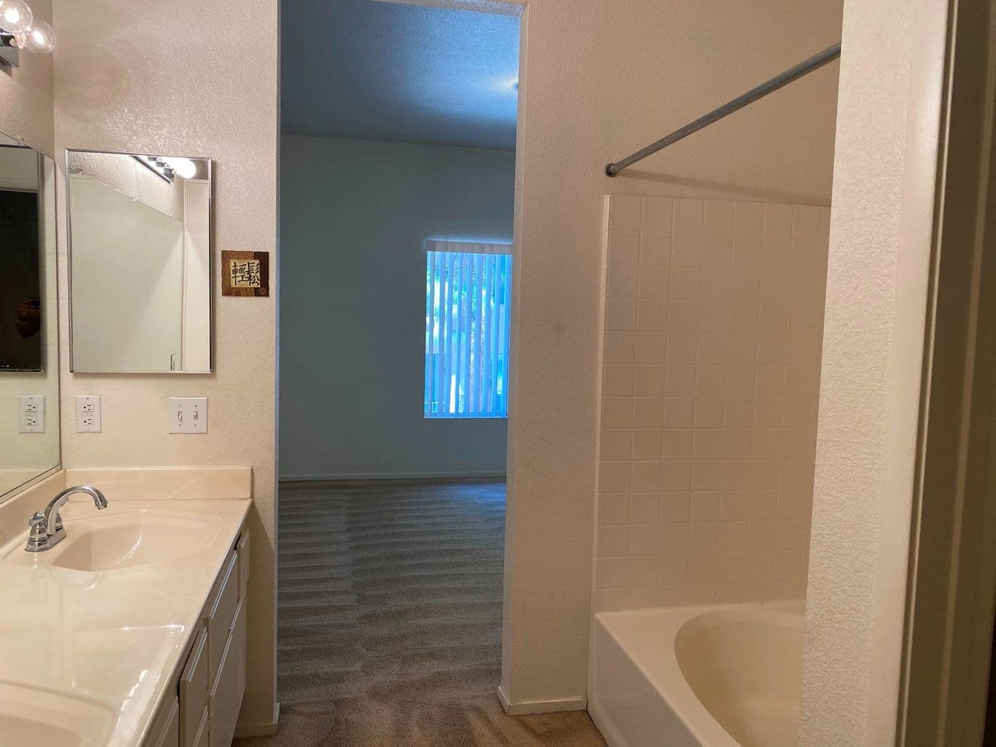 Henderson House: 251 S. Green Valley Pkwy #1012
