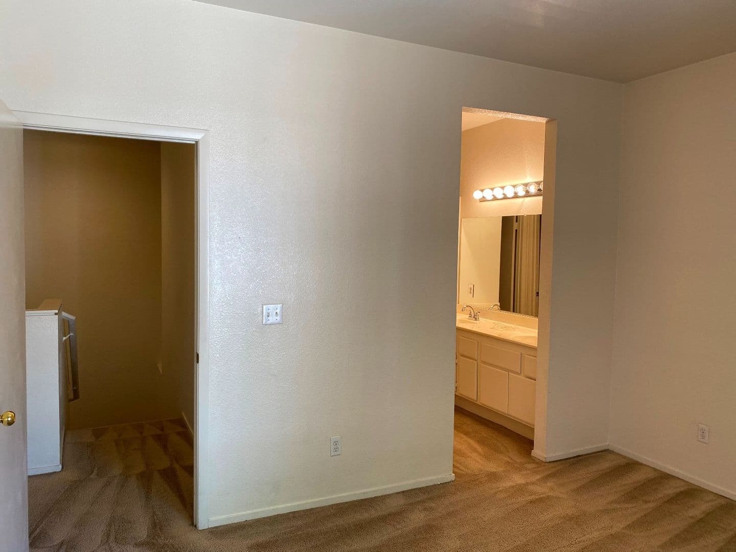 Henderson House: 251 S. Green Valley Pkwy #1012