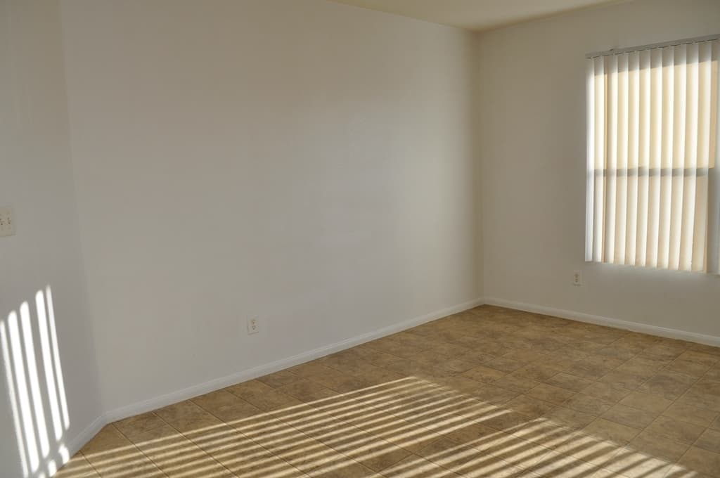 Henderson House: 452 Groft Way