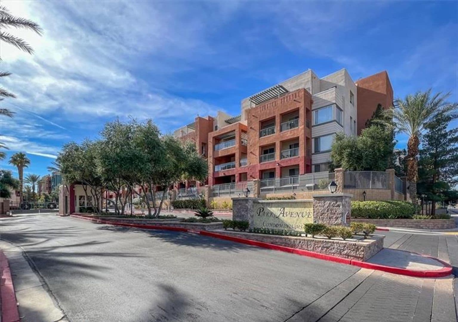 Las Vegas House: 35 E Agate Ave #507