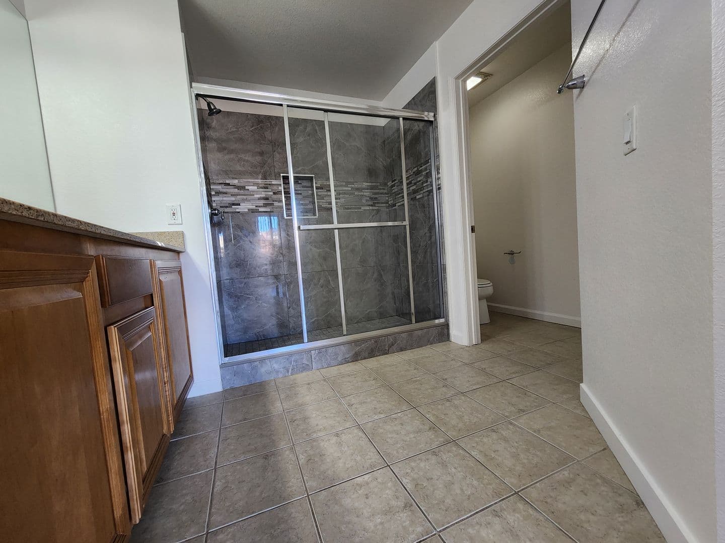 Las Vegas House: 35 E Agate Ave #507