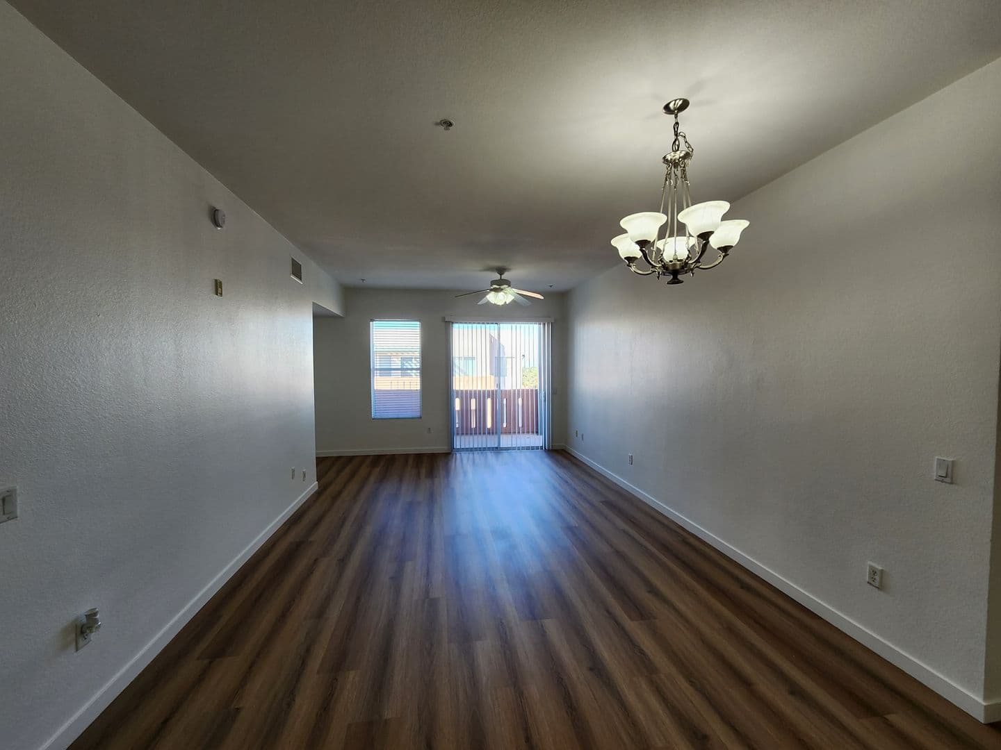 Las Vegas House: 35 E Agate Ave #507