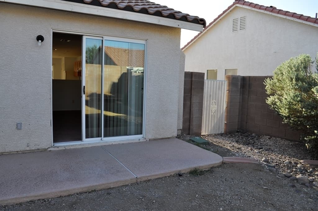 Henderson House: 452 Groft Way