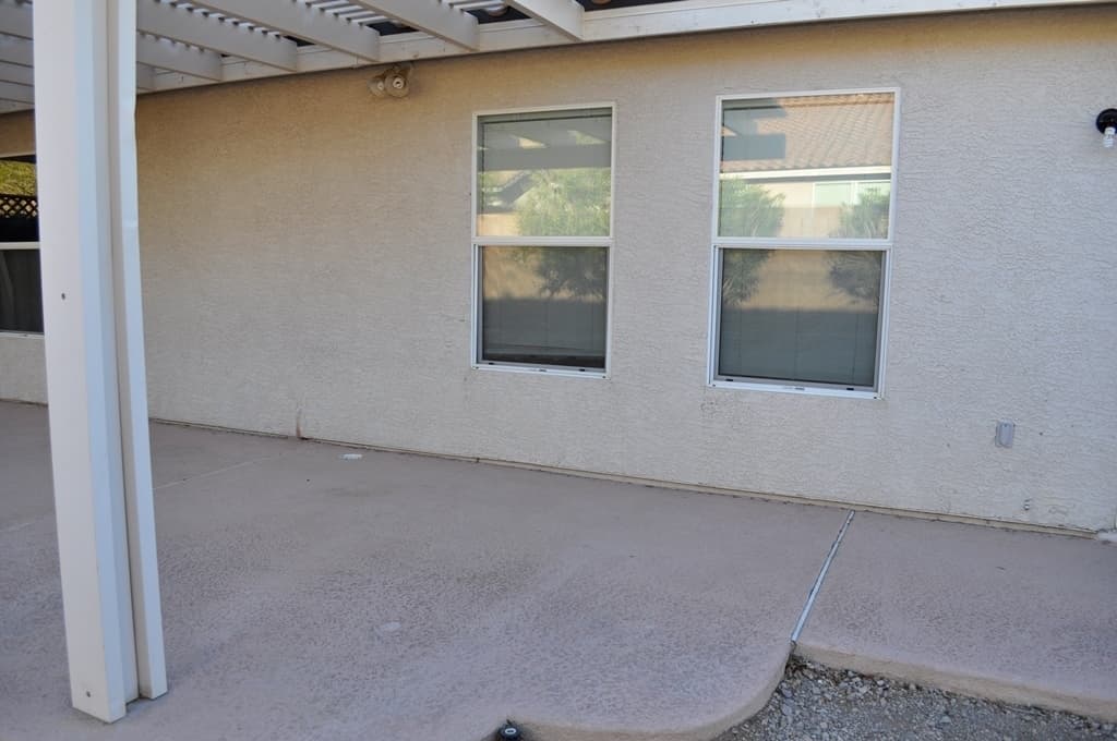 Henderson House: 452 Groft Way