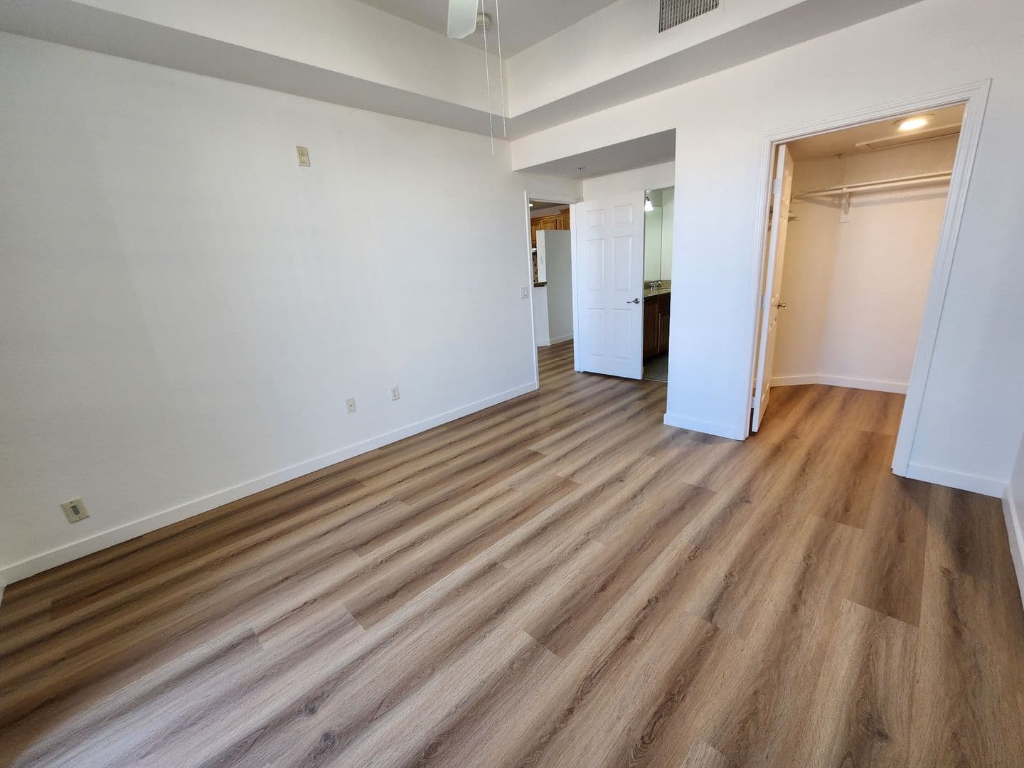 Las Vegas House: 35 E Agate Ave #507