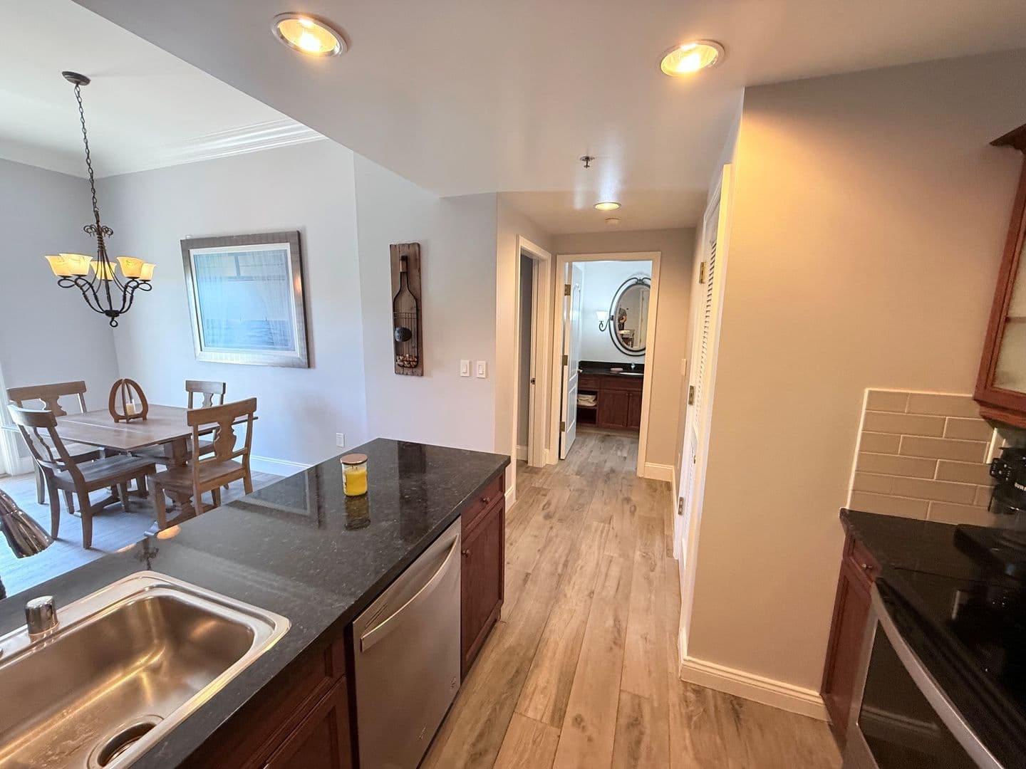Henderson House: 30 Strada Di Villaggio