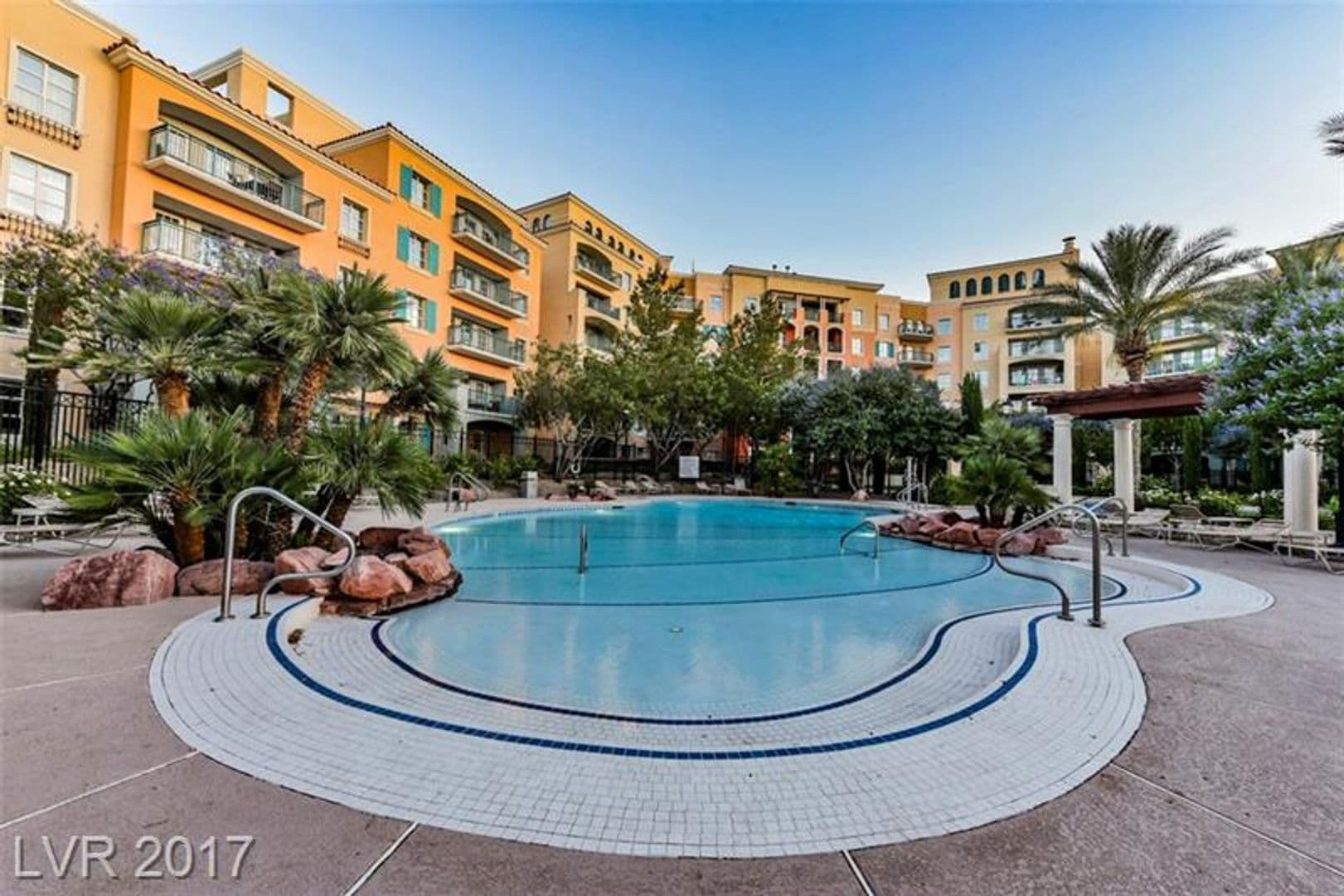 Henderson House: 30 Strada Di Villaggio