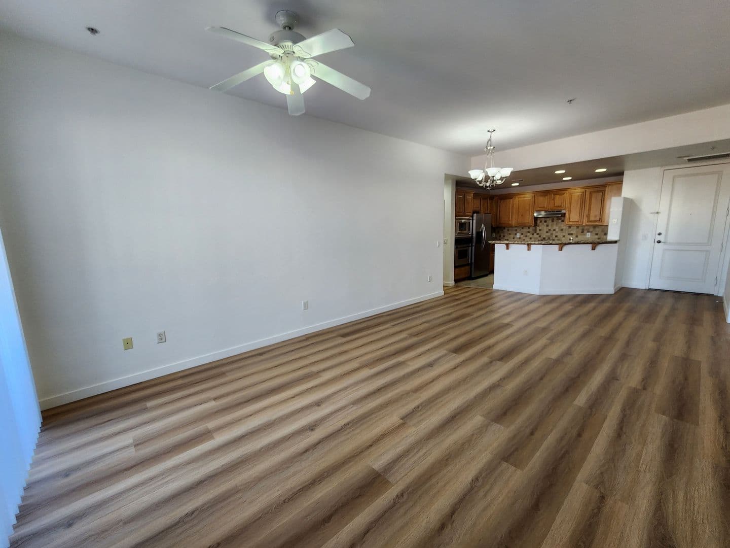 Las Vegas House: 35 E Agate Ave #507
