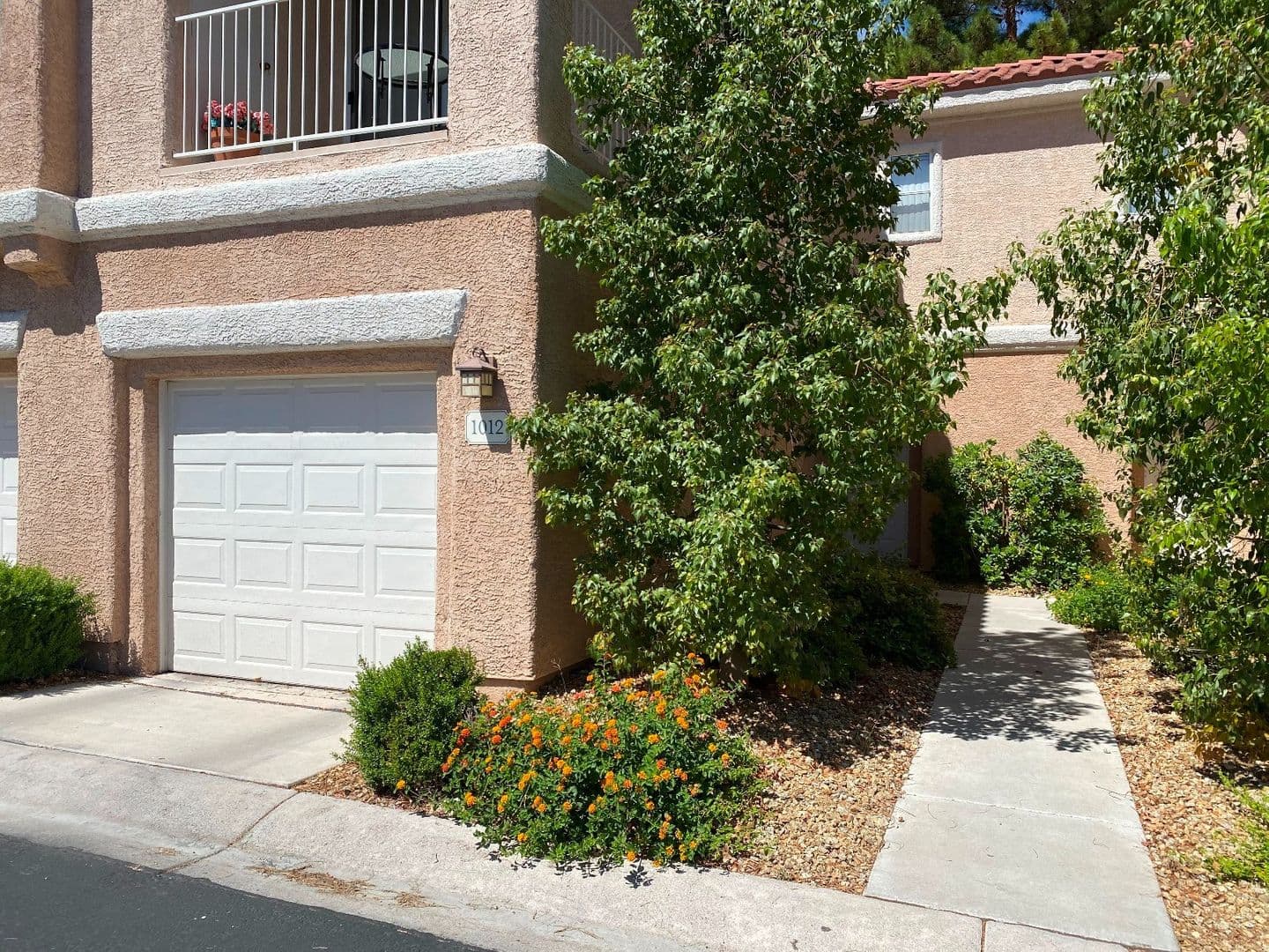 Henderson House: 251 S. Green Valley Pkwy #1012