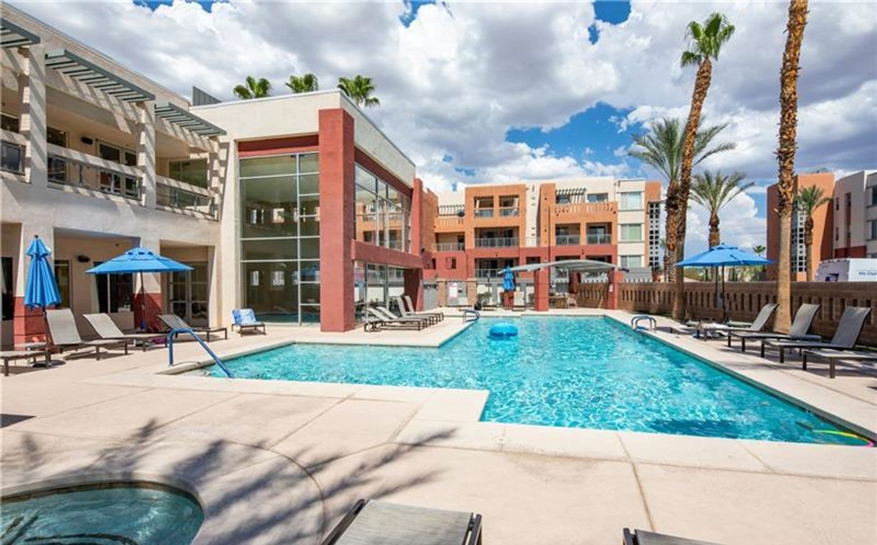 Las Vegas House: 35 E Agate Ave #507