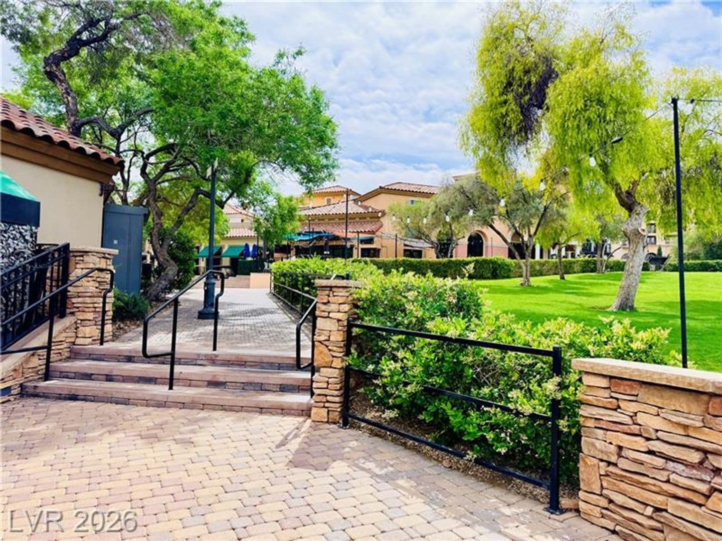 Henderson House: 30 Strada Di Villaggio