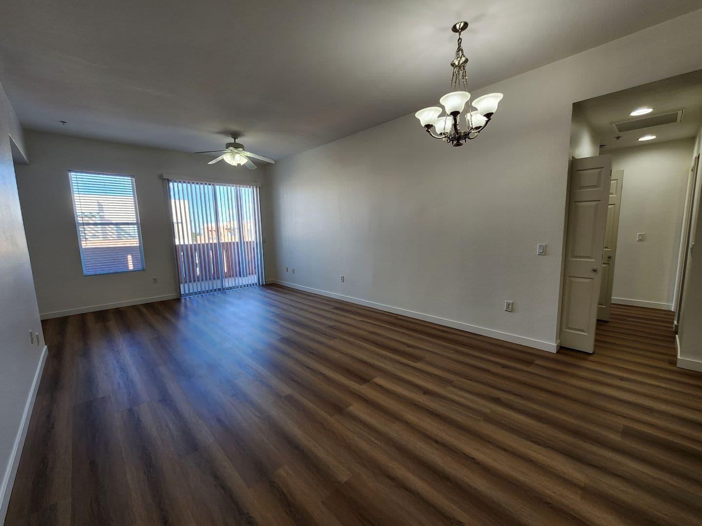 Las Vegas House: 35 E Agate Ave #507