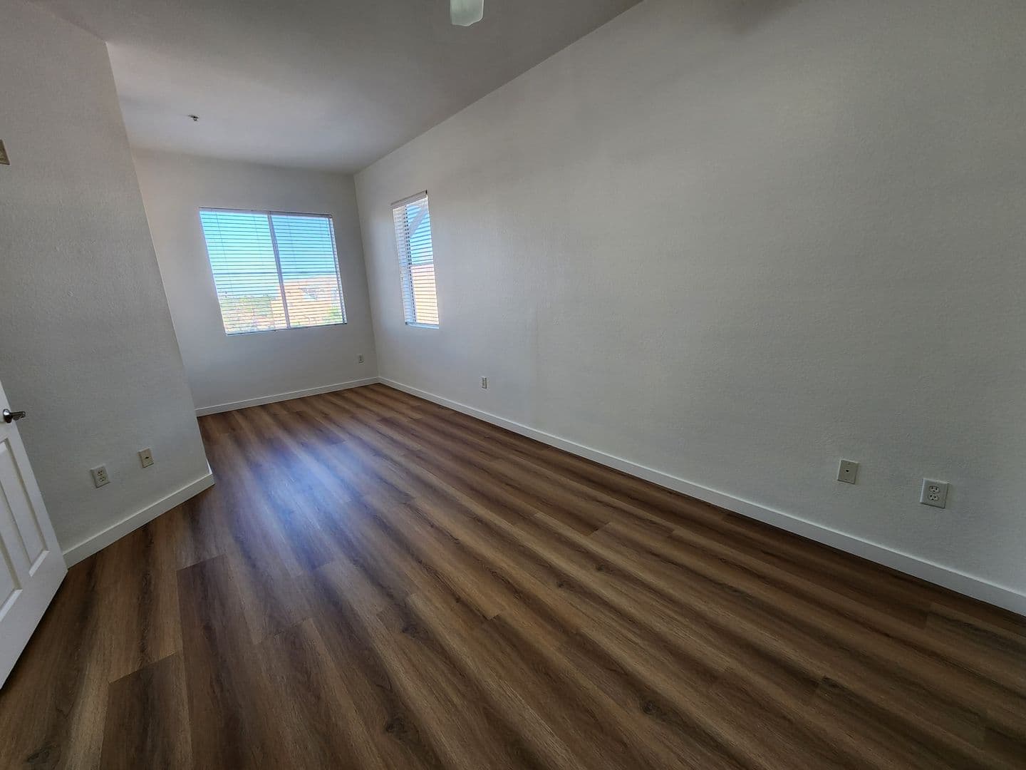 Las Vegas House: 35 E Agate Ave #507