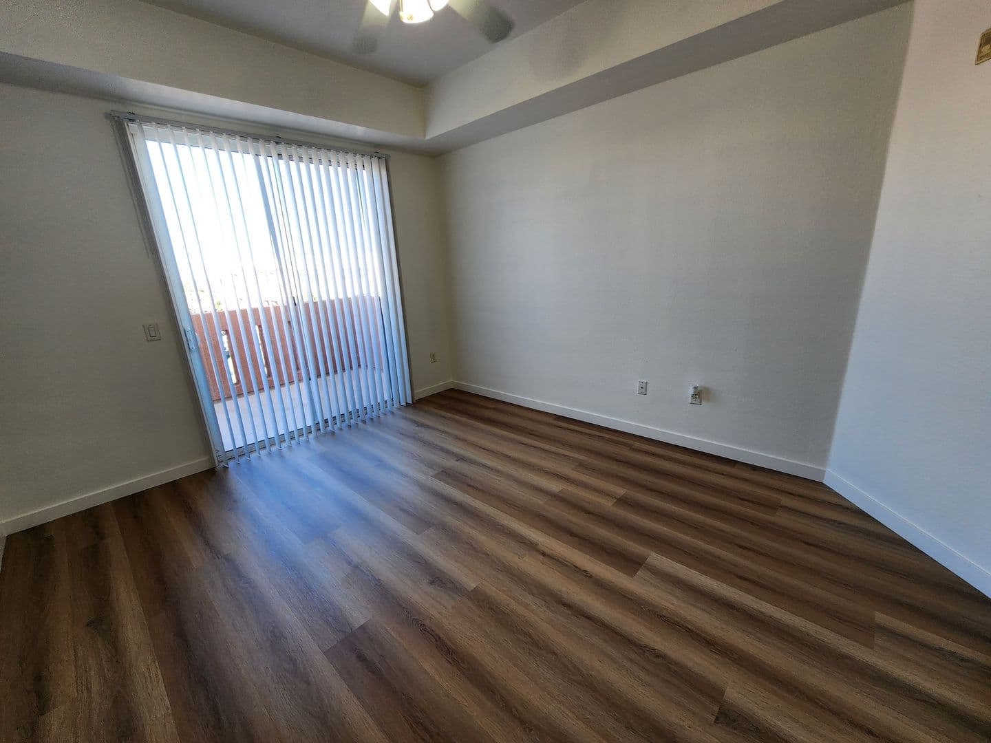 Las Vegas House: 35 E Agate Ave #507