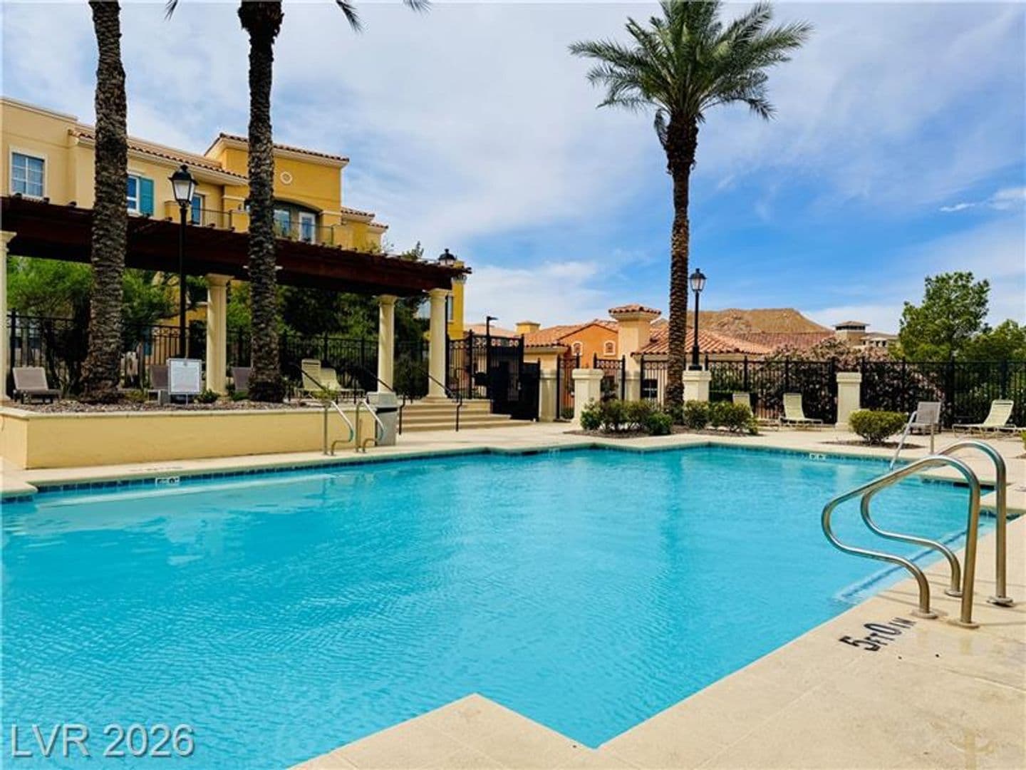 Henderson House: 30 Strada Di Villaggio