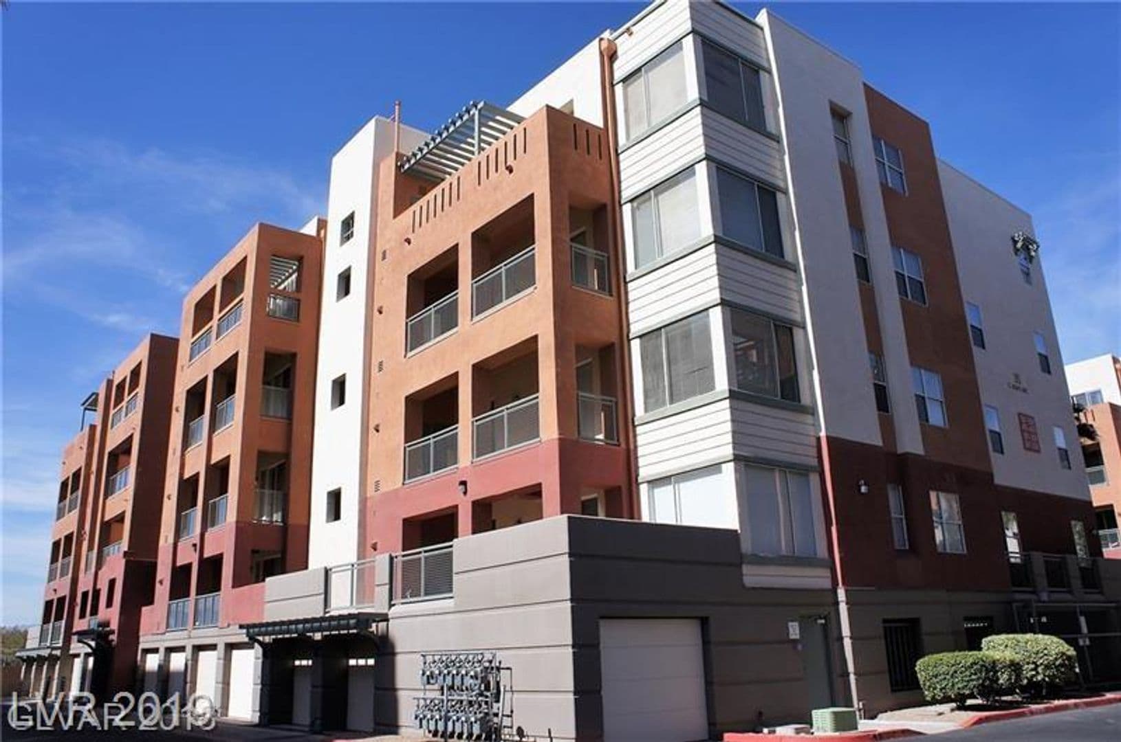 Las Vegas House: 35 E Agate Ave #507