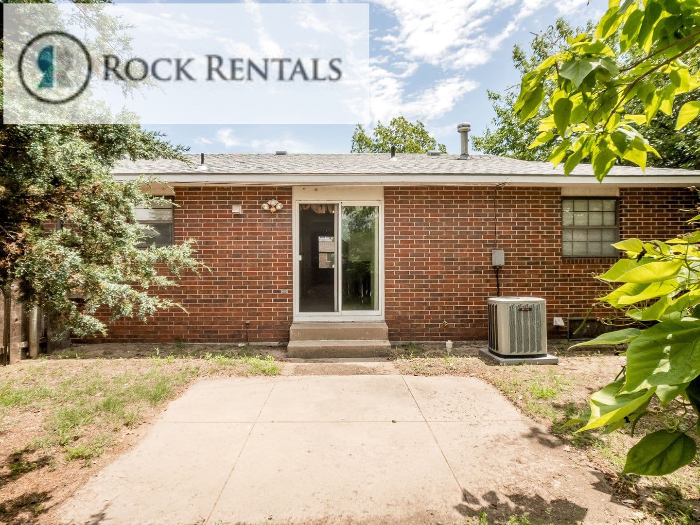 Hutchinson Apartment: 3125 Belmont St