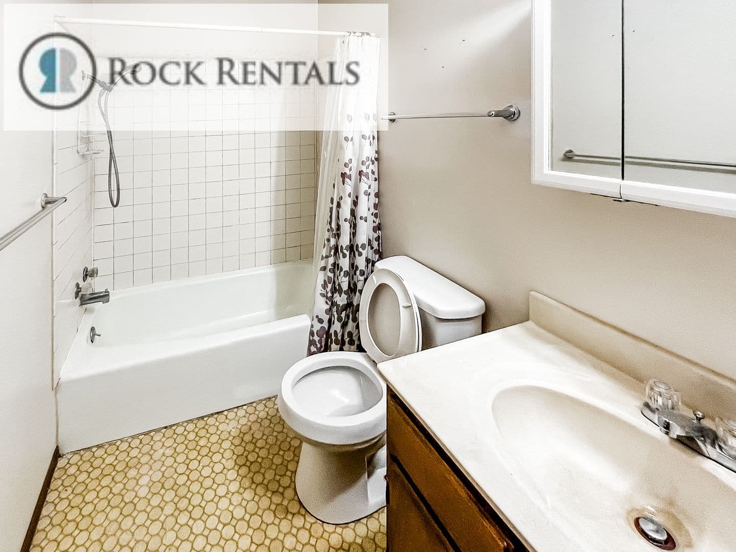 Hutchinson Apartment: 3125 Belmont St