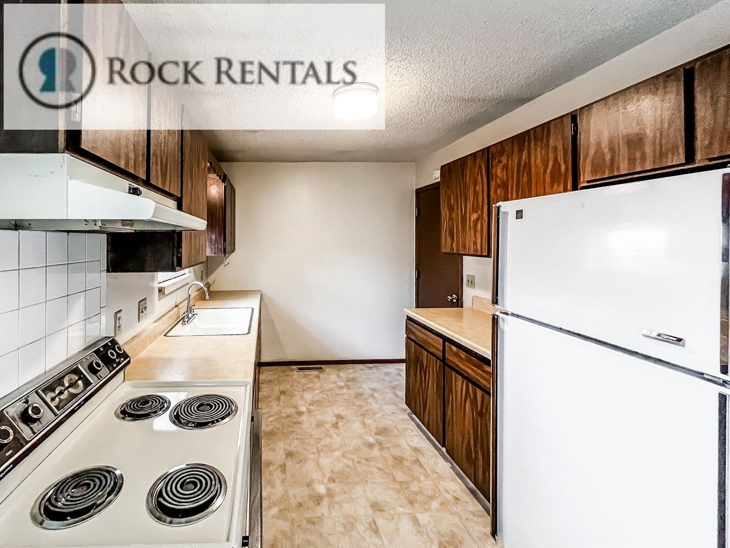Hutchinson Apartment: 3125 Belmont St