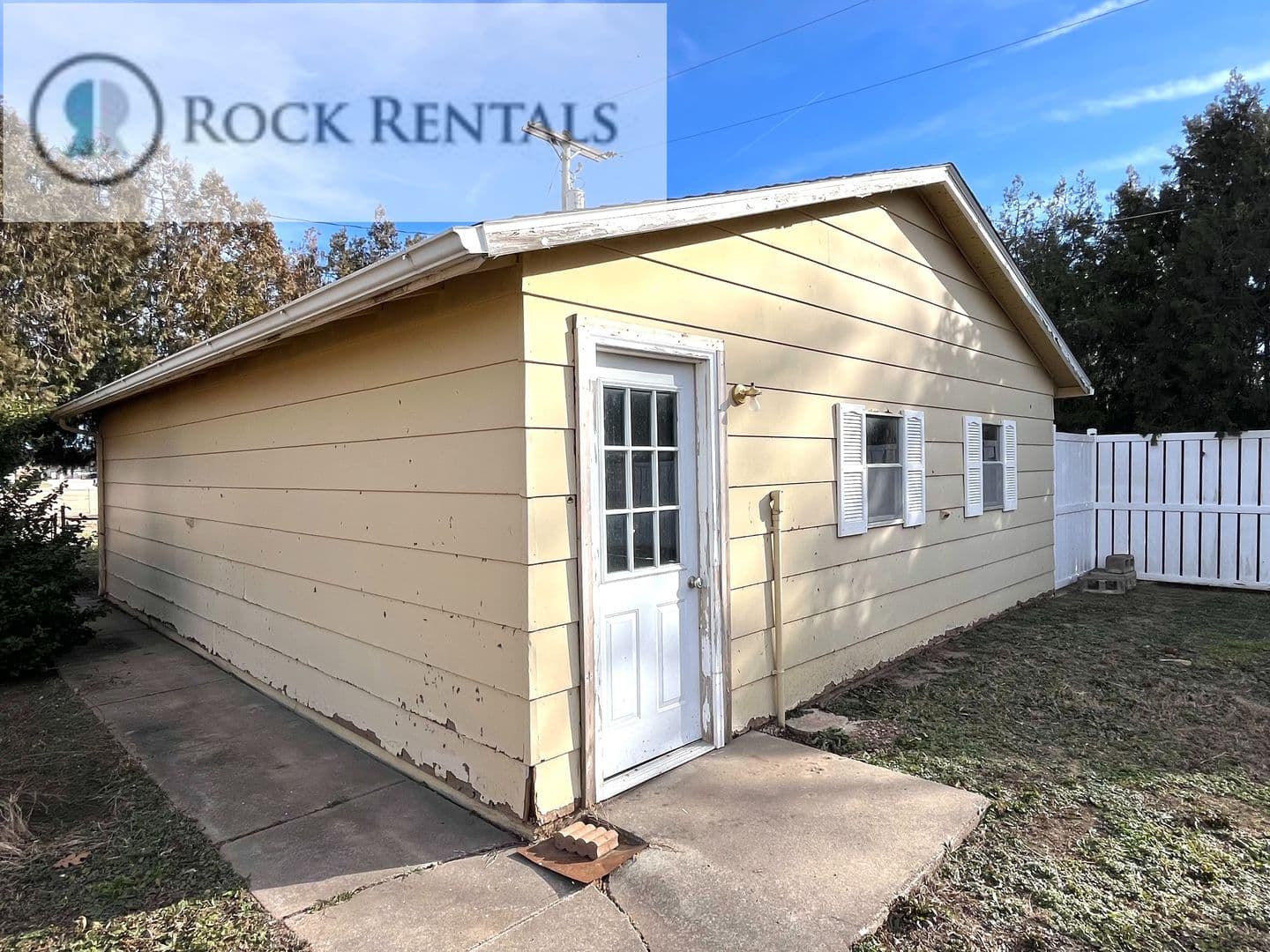 South Hutchinson House: 502 S Washington St