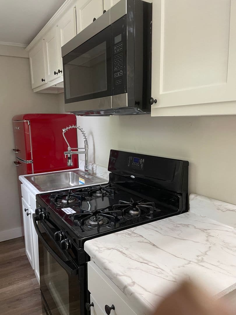 Rochester Apartment: 58-60 Woodlawn St