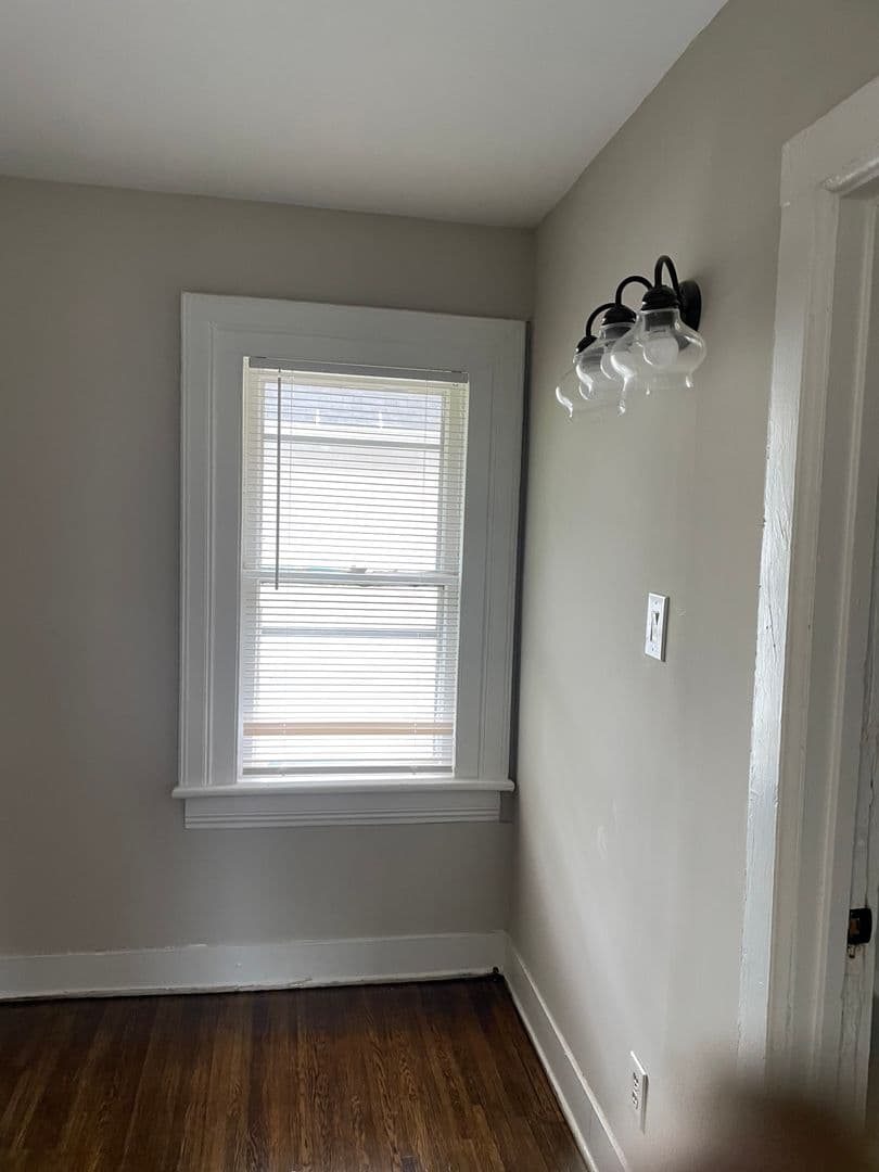 Rochester Apartment: 58-60 Woodlawn St